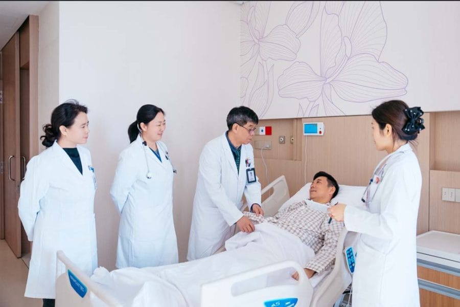 Perennial-General-Hospital-Tianjin-VIP-Ward-900x600